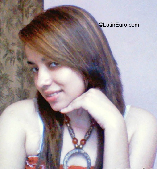 Date this attractive Honduras girl Claritza from Choluteca HN1628