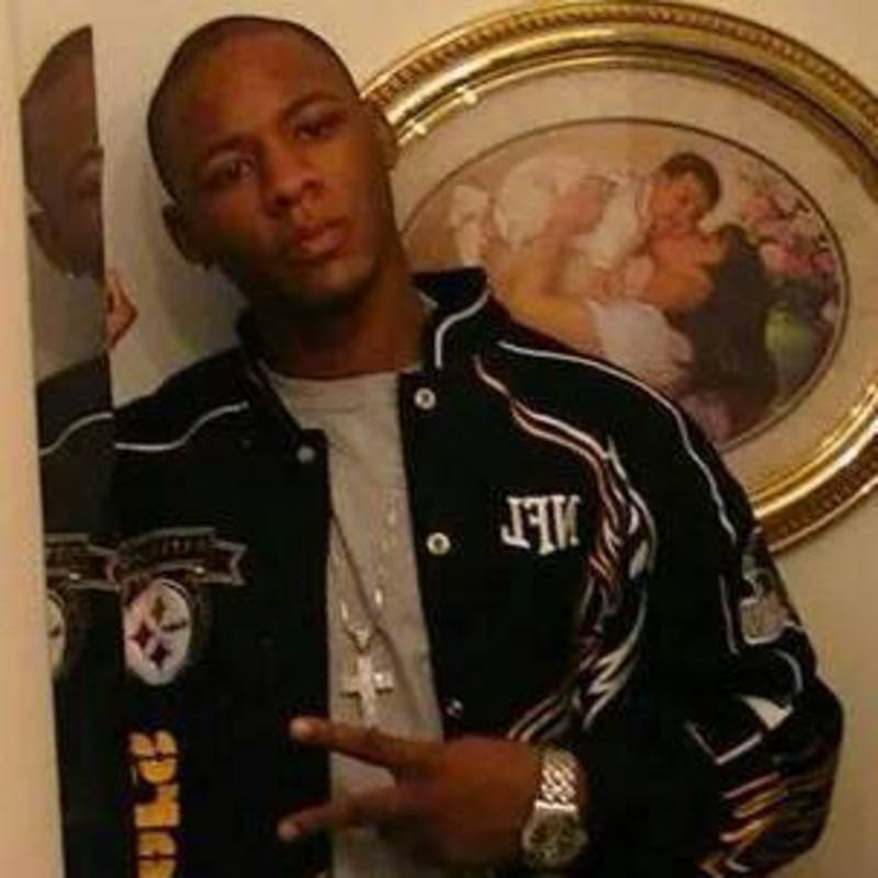 Date this nice looking United States man Jamar from Charlottesville US16371