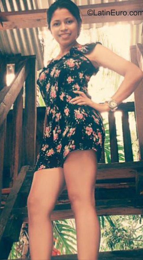 Date this sensual Honduras girl Mary from Villanueva HN1651