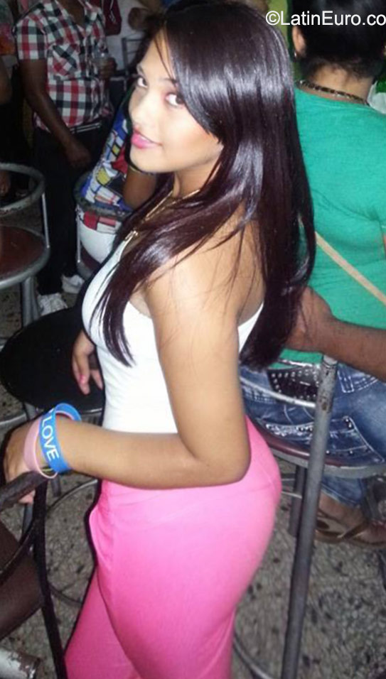 Date this tall Dominican Republic girl Yani from San Francisco De Macoris DO23010
