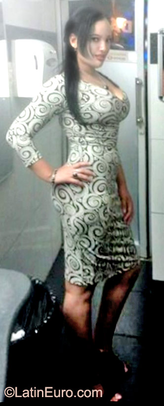 Date this delightful Dominican Republic girl Estrella from Santo Domingo DO23040