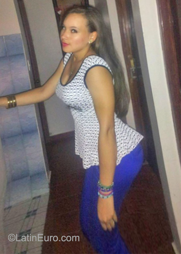 Date this stunning Dominican Republic girl Maiyro from Santiago DO23046