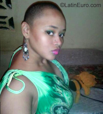 Date this cute Dominican Republic girl Yadira from Santo Domingo DO23051