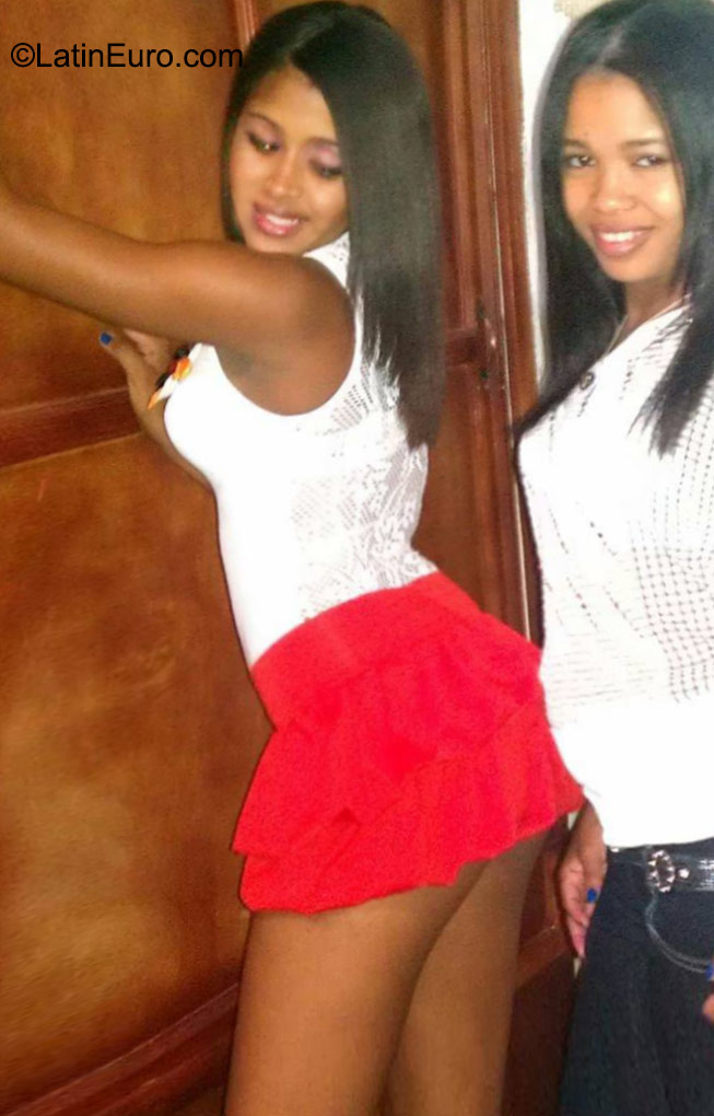 Date this beautiful Dominican Republic girl Yani from Santo Domingo DO23057