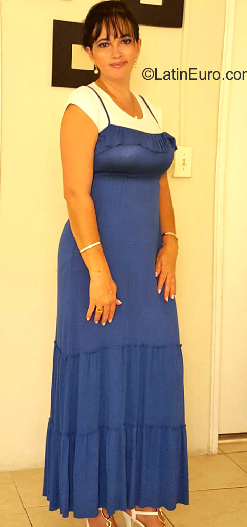 Date this charming United States girl Luz from Miami US16415