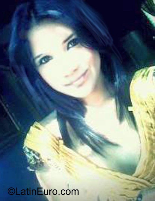 Date this good-looking Venezuela girl Yinibeth from Caracas VE624