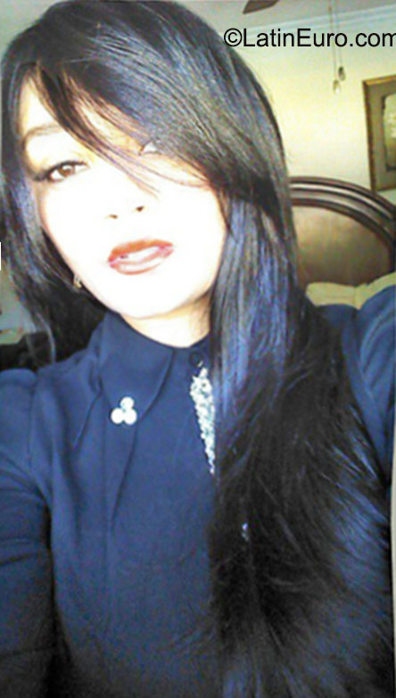 Date this gorgeous Dominican Republic girl Leverit from Santiago DO23173