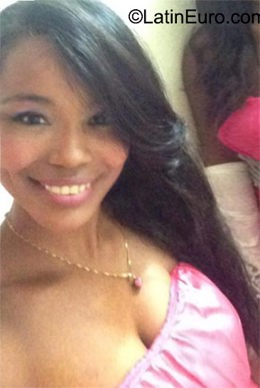 Date this tall Dominican Republic girl Anita from Santo Domingo DO23217