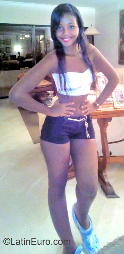 Date this funny Dominican Republic girl Delia from Santo Domingo DO23258