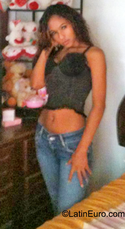 Date this georgeous Dominican Republic girl Marisa from Santo Domingo DO23268