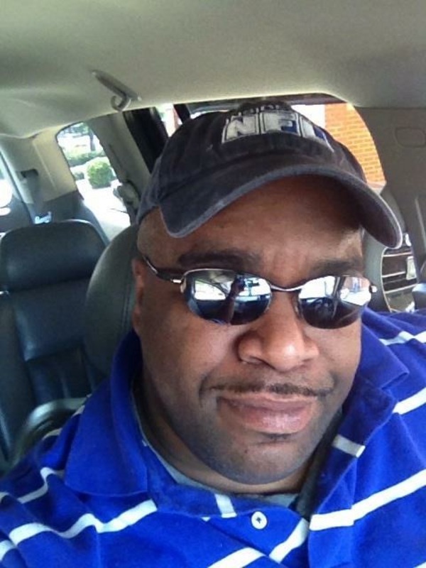 Date this young United States man Vinniekb from Atlanta US16476