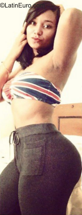 Date this happy Dominican Republic girl Arleny elizabet from Santiago DO23331