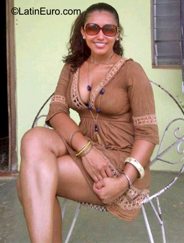 Date this tall Panama girl Cecil from Panama City PA700