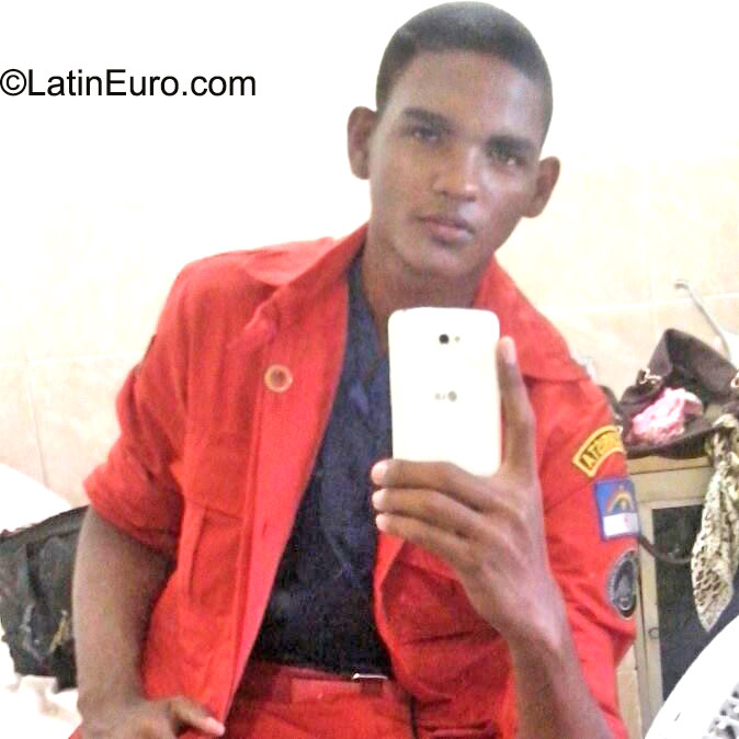Date this happy Brazil man Joao from Recife BR9454