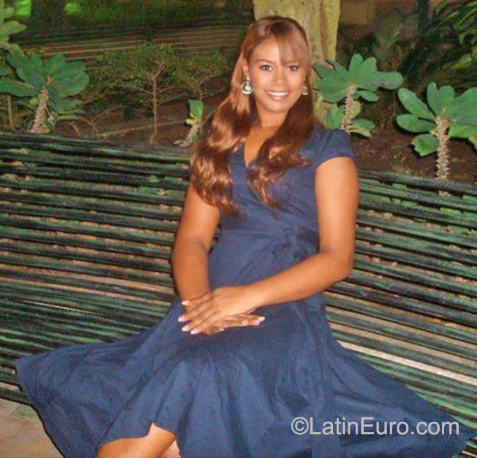 Date this lovely Dominican Republic girl Debora from Higuey DO23393