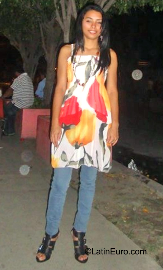 Date this lovely Honduras girl Brenda from San Pedro Sula HN1740