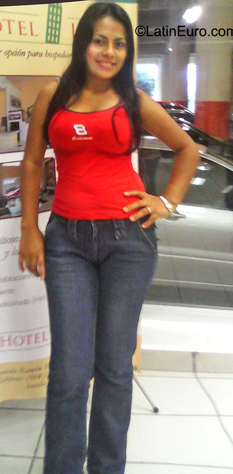 Date this pretty Honduras girl Elizabeth from La Ceiba HN1742