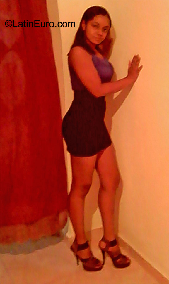Date this gorgeous Dominican Republic girl Jenny from Santo Domingo DO23515