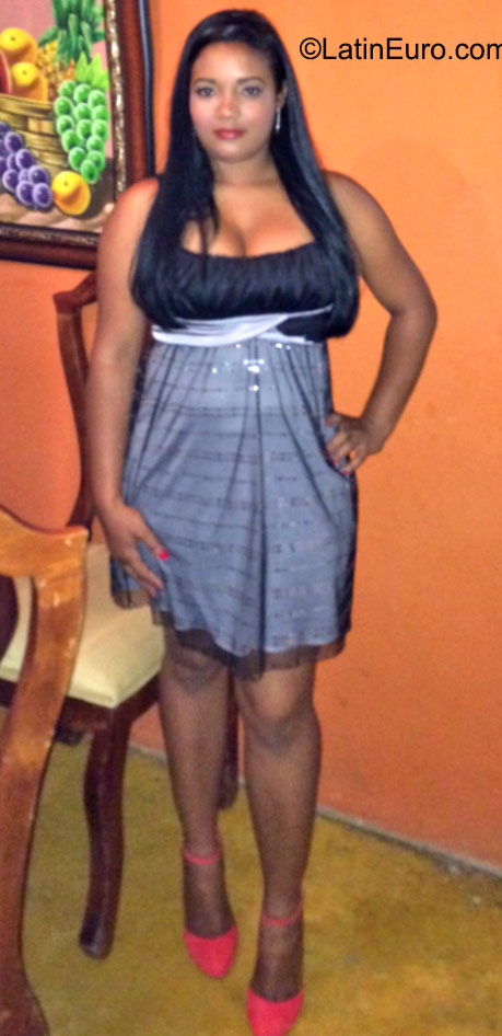 Date this sensual Dominican Republic girl Rosa from San Cristobal DO23524
