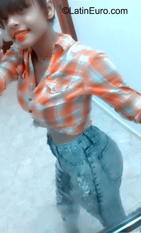 Date this funny Dominican Republic girl Wildalie from Salcedo DO23584