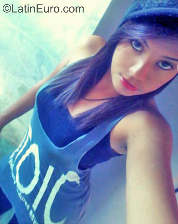 Date this hot Venezuela girl Marlin from Caracas VE639