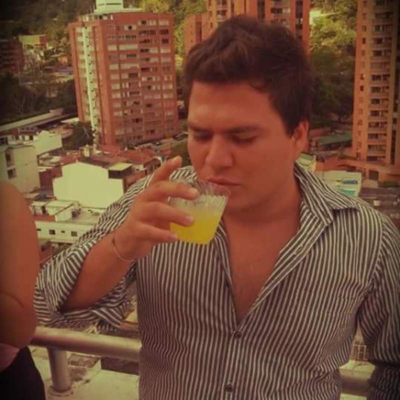 Date this tall Colombia man Jaime Enrique l from Bucaramanga CO18175