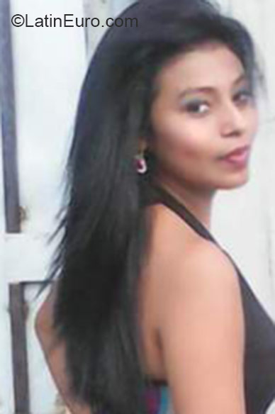 Date this pretty Honduras girl Yeimi from La Ceiba HN1787