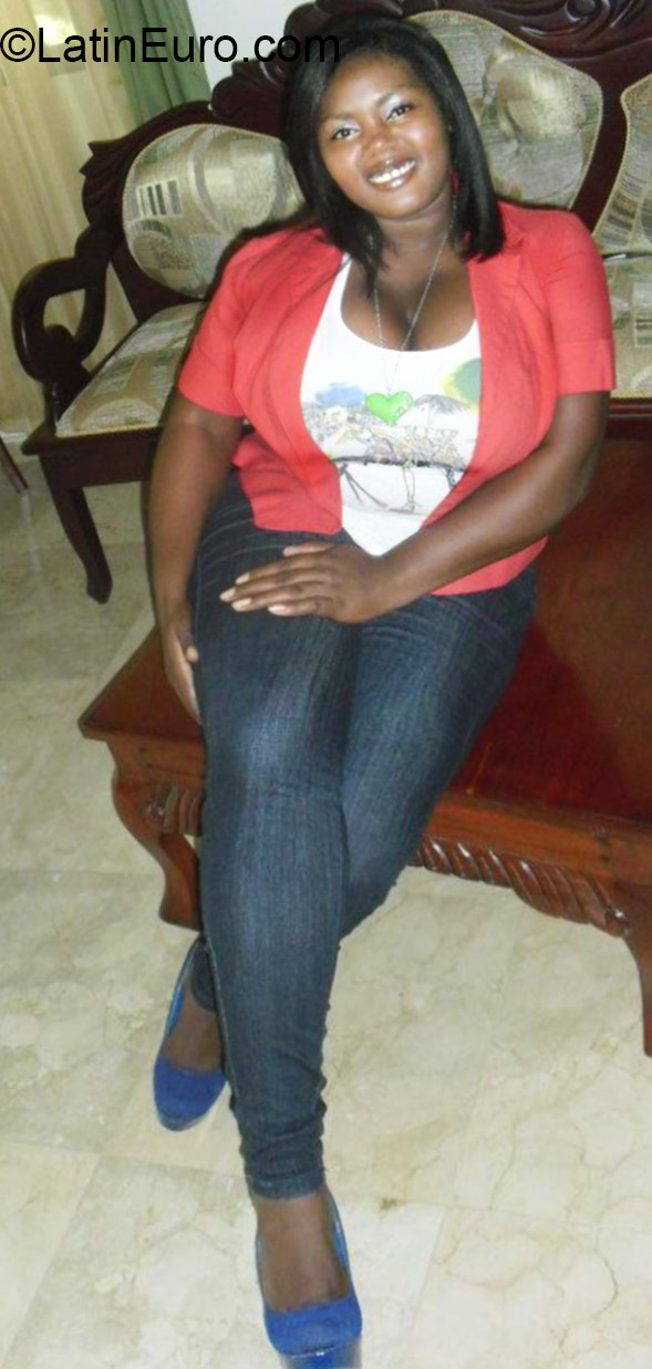 Date this fun Dominican Republic girl Dinora from Santo Domingo DO23708