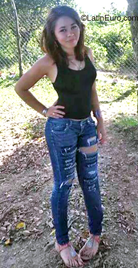 Date this funny Honduras girl Lores from Tocoa HN1813
