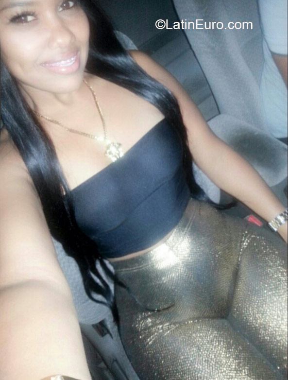 Date this passionate Dominican Republic girl Gerany from Santo Domingo DO23801