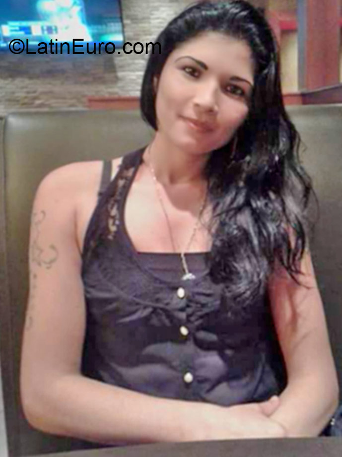 Date this athletic Panama girl Maribel from Panama City PA752
