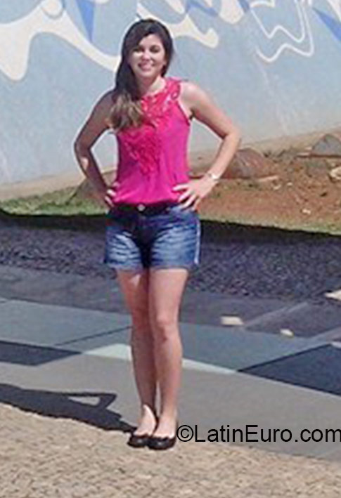 Date this athletic Brazil girl Ana from Vitoria BR9515