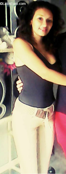Date this cute Honduras girl Angela from La Ceiba HN1839