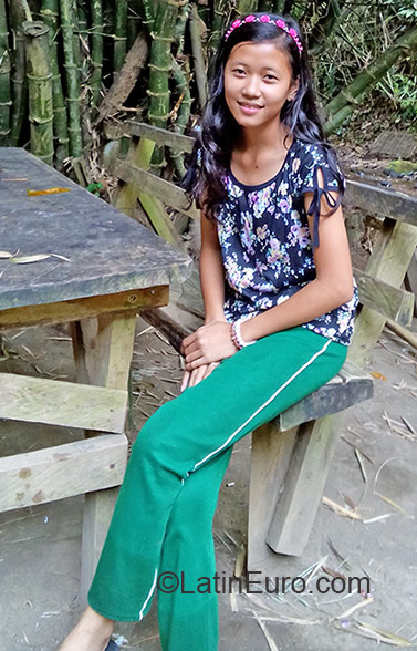 Date this good-looking Philippines girl Jenefer from Batangas City PH848