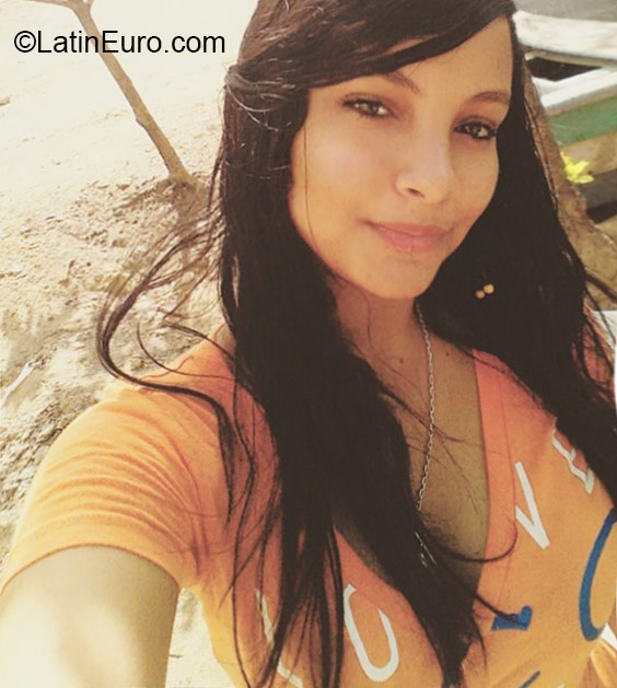 Date this athletic Dominican Republic girl Maria from San Pedro de Macoris DO24062