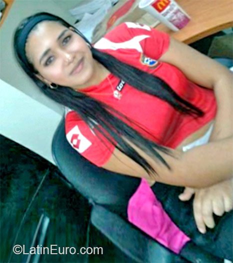 Date this georgeous Panama girl Minelia from Panama City PA788