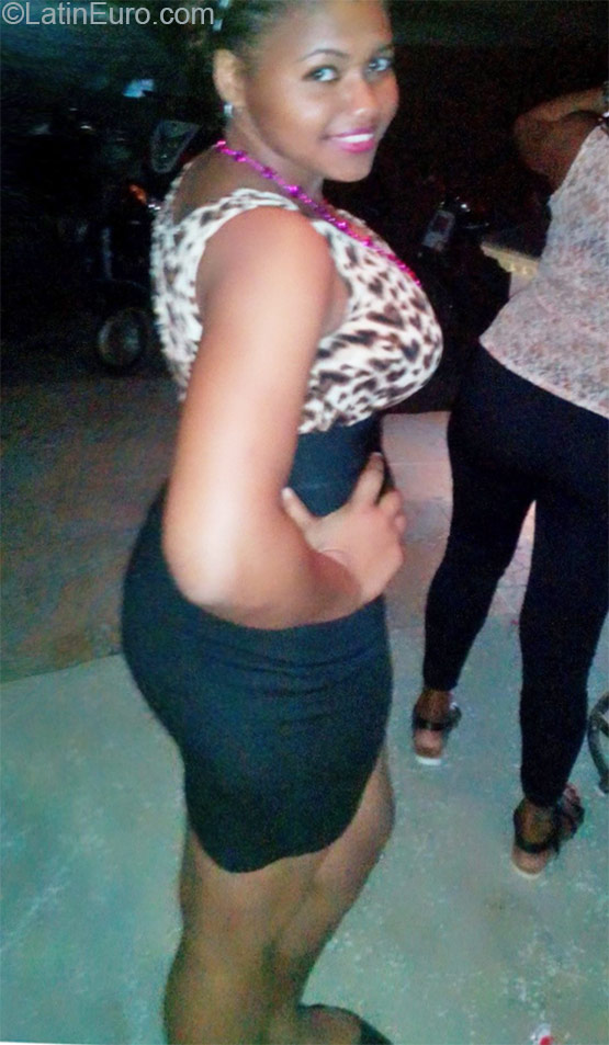 Date this delightful Dominican Republic girl Altagracia from Santo Domingo DO24182