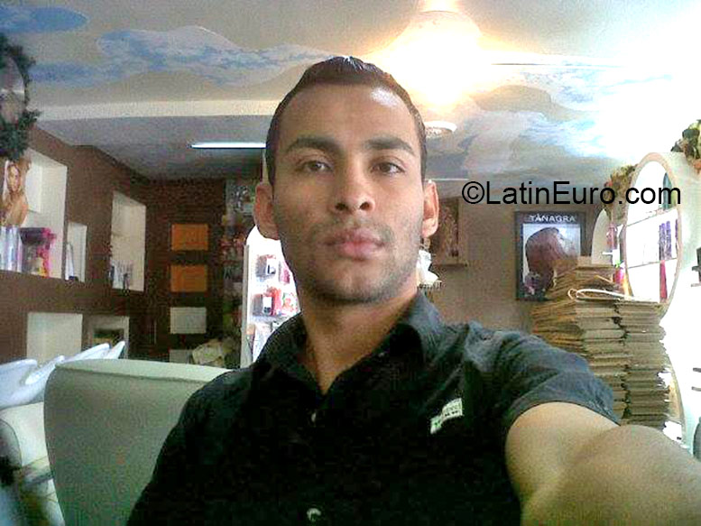 Date this attractive Panama man Omar from Panama City PA796