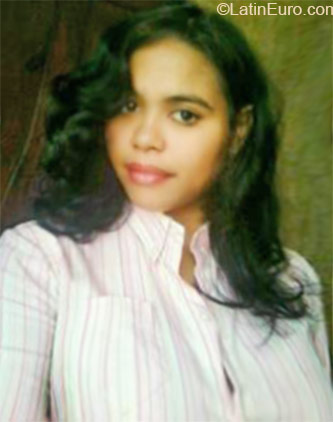 Date this cute Dominican Republic girl Yamile from Santo Domingo DO24249