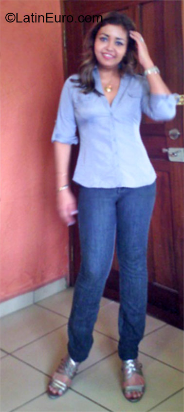 Date this georgeous Honduras girl Carmenza from Tela Atlantida HN1876