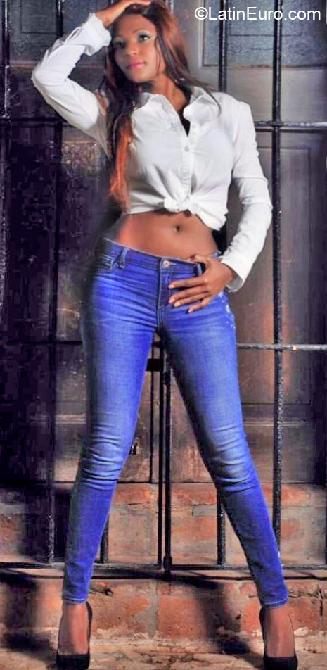 Date this happy Austria girl Heidy from Vienna AT53