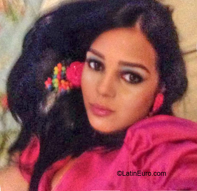 Date this happy Dominican Republic girl Carolina from Santo Domingo DO24571