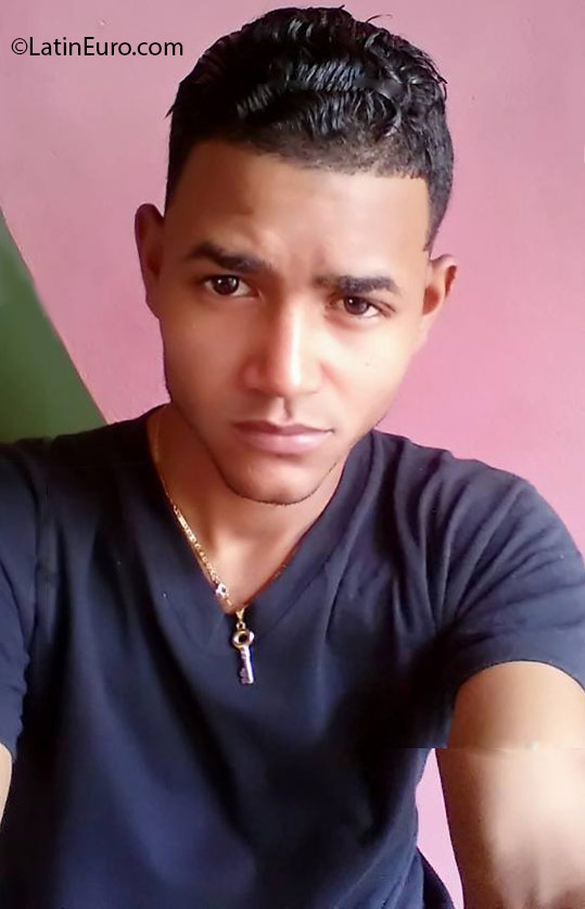 Date this hard body Dominican Republic man Antonio from Puerto Plata DO24600