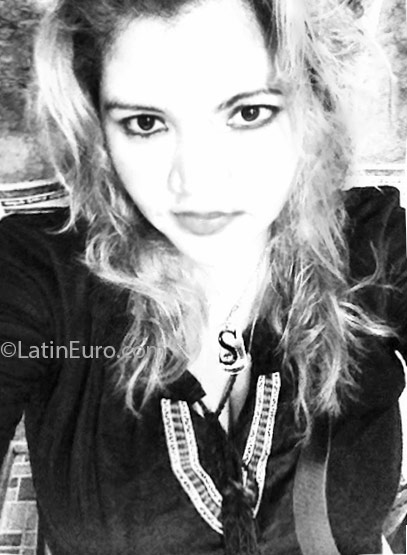 Date this young Honduras girl Sehira from Tegucigalpa HN1954