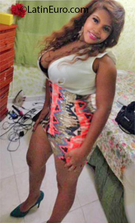 Date this delightful Dominican Republic girl Doris from Santo Domingo DO24675