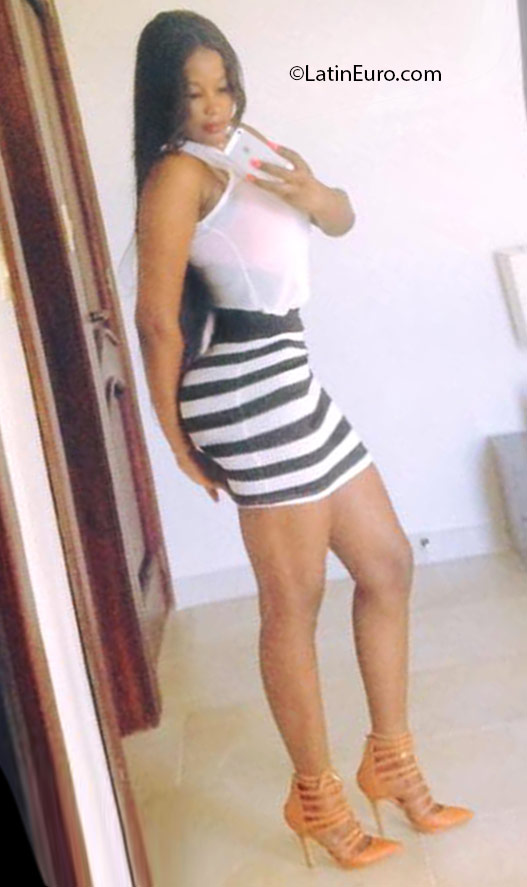 Date this stunning Dominican Republic girl Irany from La Romana DO24703