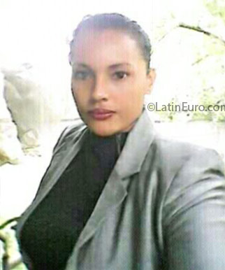 Date this foxy Honduras girl Suyapa from San Pedro Sula HN2167
