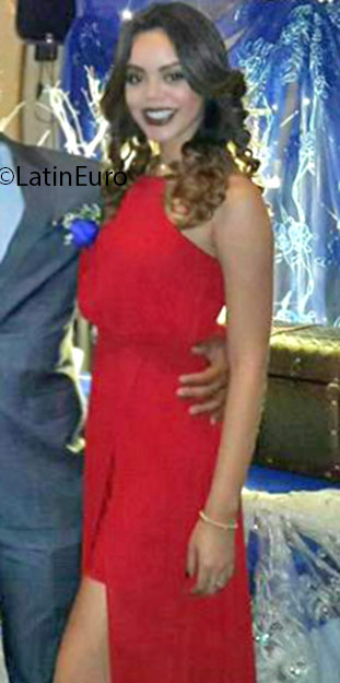 Date this sultry Panama girl Kennia from Panamá PA875