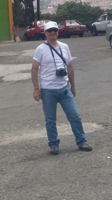 Date this charming Colombia man Cesar from Envigado CO18633