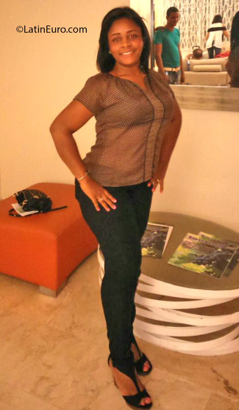 Date this sensual Dominican Republic girl Margarita from Santo Domingo DO24901